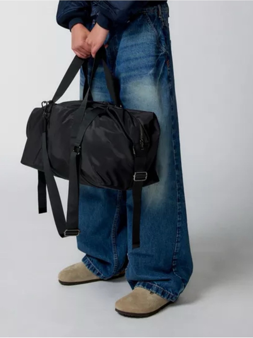 New Urban Outfitters HVISK Alta Duffle Bag Black